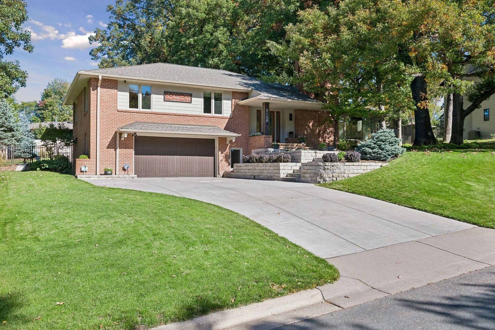 Property Photo:  6100 Idylwood Drive  MN 55436 