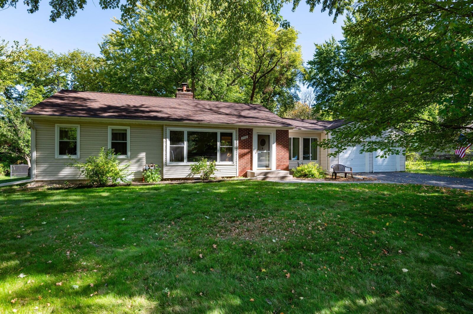 Property Photo:  2650 Nathan Lane N  MN 55441 