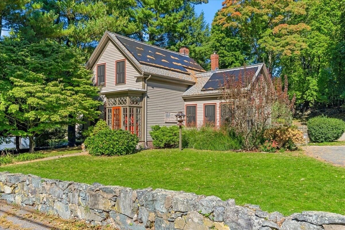 Property Photo: 87 Rockland Place MA 02464