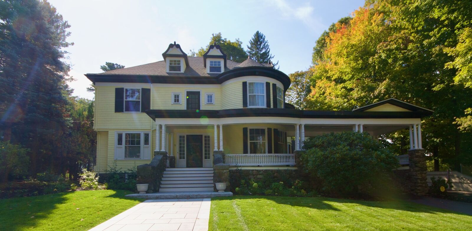 Property Photo:  5A Euclid Ave 5A  MA 01890 