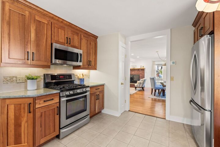 Property Photo:  6 Farley Ave  MA 01938 
