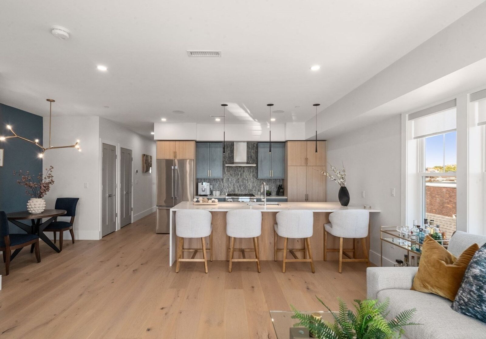 Property Photo:  527 East 7th Street Ph7  MA 02127 