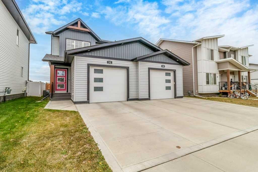 Property Photo:  32 Iron Gate Boulevard  AB T4S 0T6 