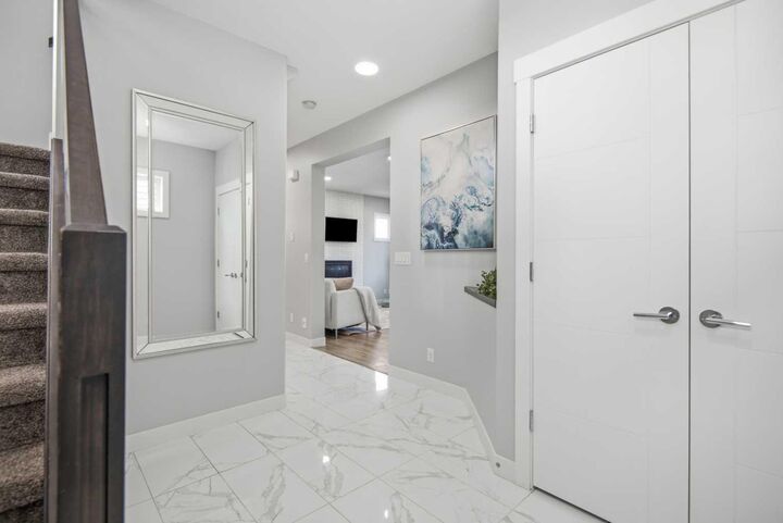 Property Photo:  61 Lindman Avenue  AB T4R 0S7 