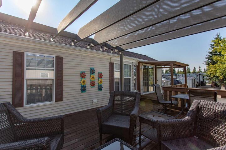 Property Photo:  25074 South Pine Lake Road 3004  AB T0M 1S0 