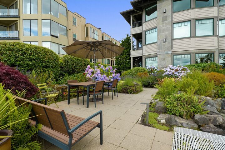 Property Photo:  506  Lakeside Avenue S W1  WA 98144 