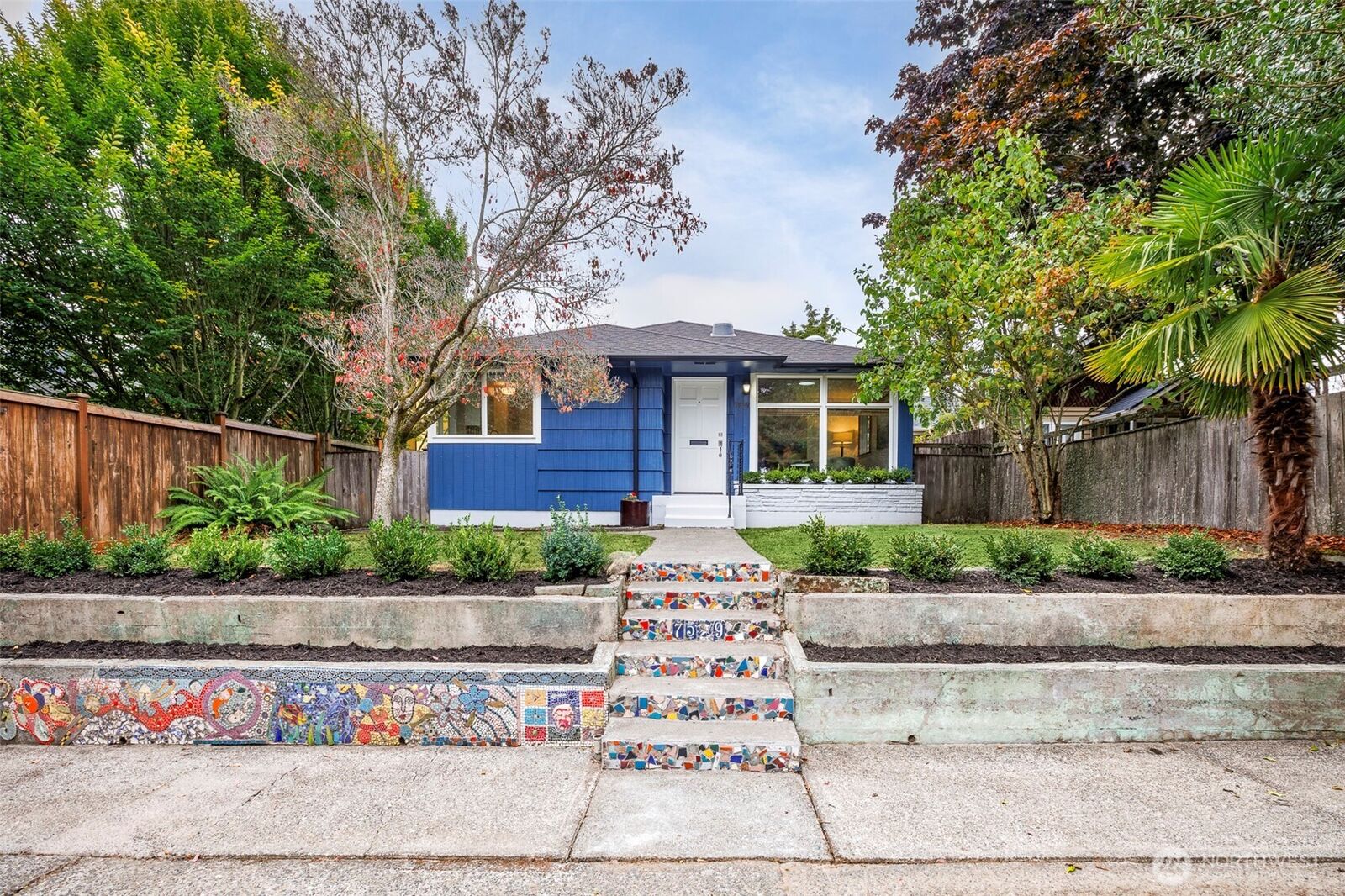 Property Photo:  7529  31st Avenue SW  WA 98126 