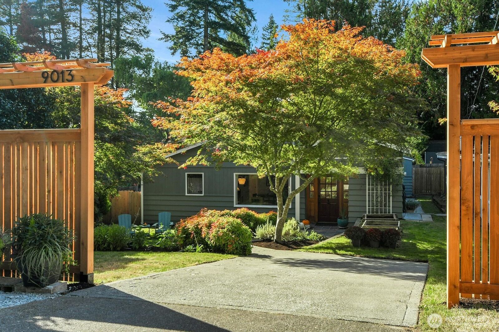 Property Photo:  9013  25th Avenue NE  WA 98115 