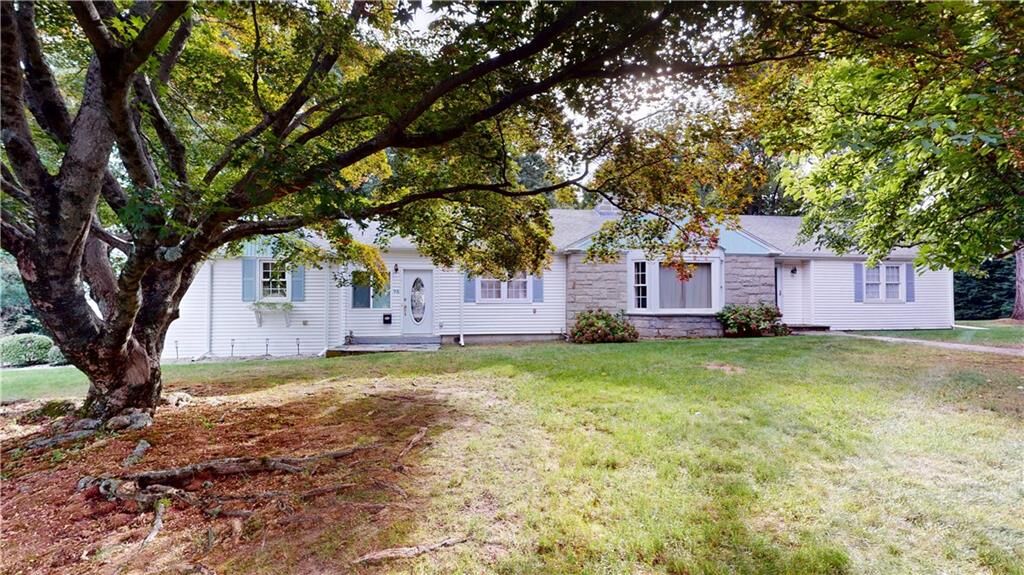Property Photo:  96 Paterson Avenue  RI 02886 