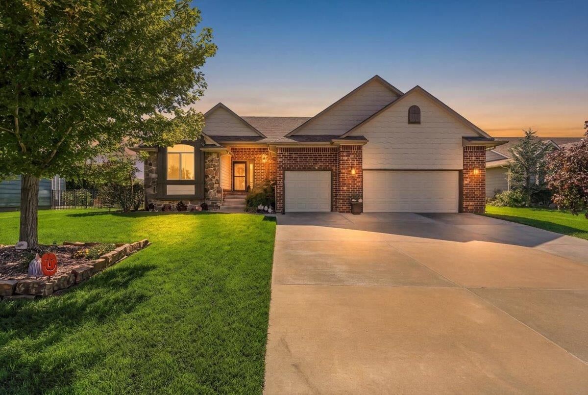 Photo de la propriété: 813 W Ledgestone St KS 67002