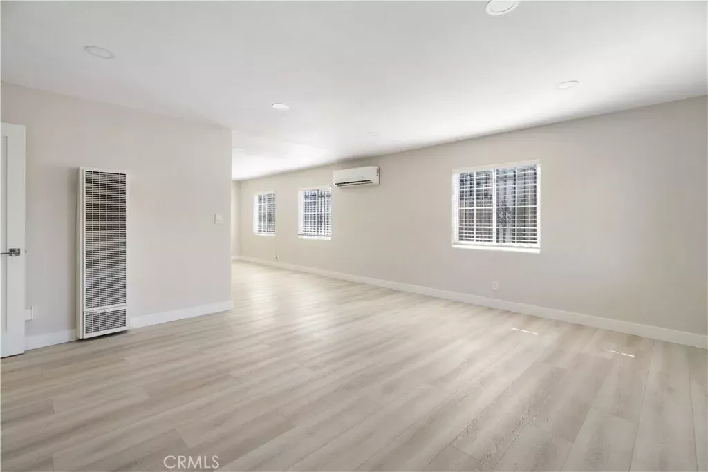 Property Photo:  12506 S Mona  CA 90222 