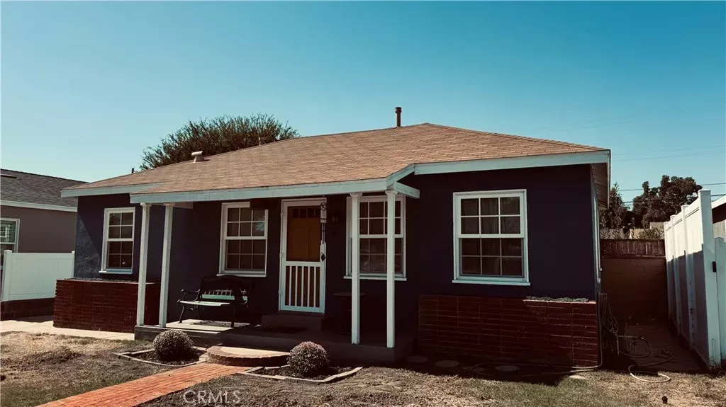 Property Photo:  5901 Adenmoor  CA 90713 