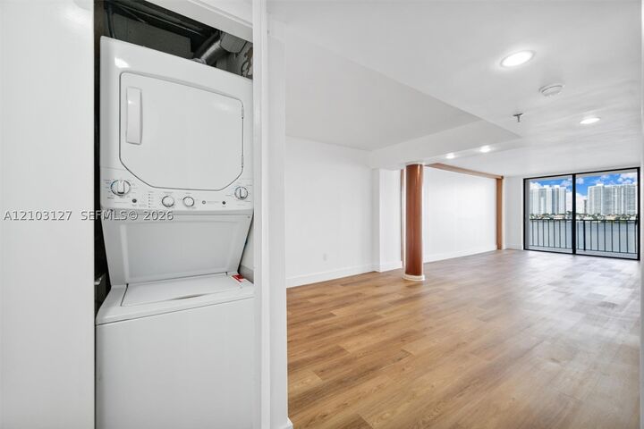 Property Photo: 17878 N Bay Rd 405 FL 33160