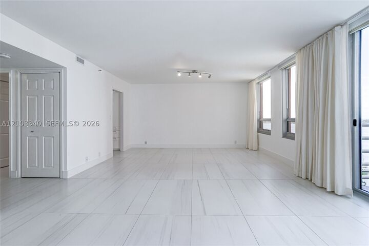 Property Photo:  1541 Brickell Ave C1008  FL 33129 
