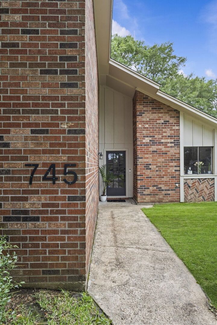 Property Photo:  745 Brandywine  TX 77706 