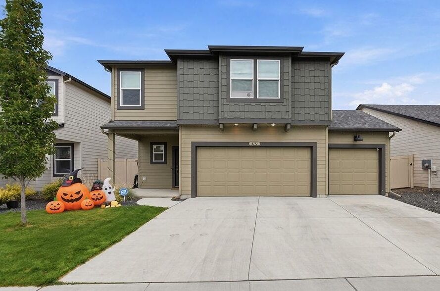 Property Photo:  3717 S Clinton Rd  WA 99206 