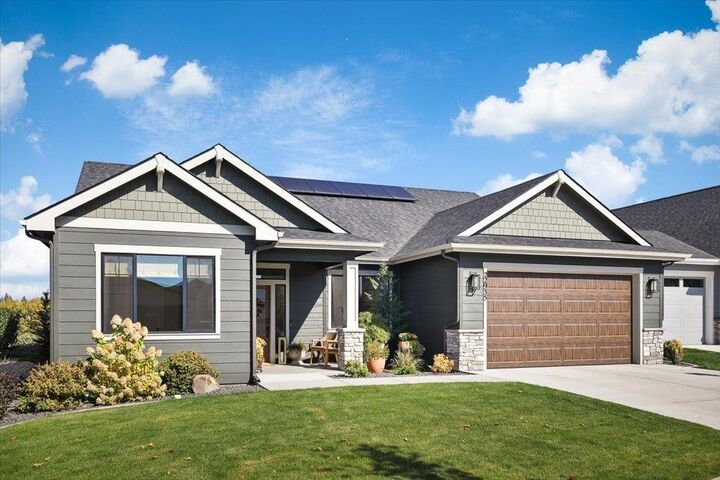 Property Photo: 22935 E Edgewater Ln WA 99019
