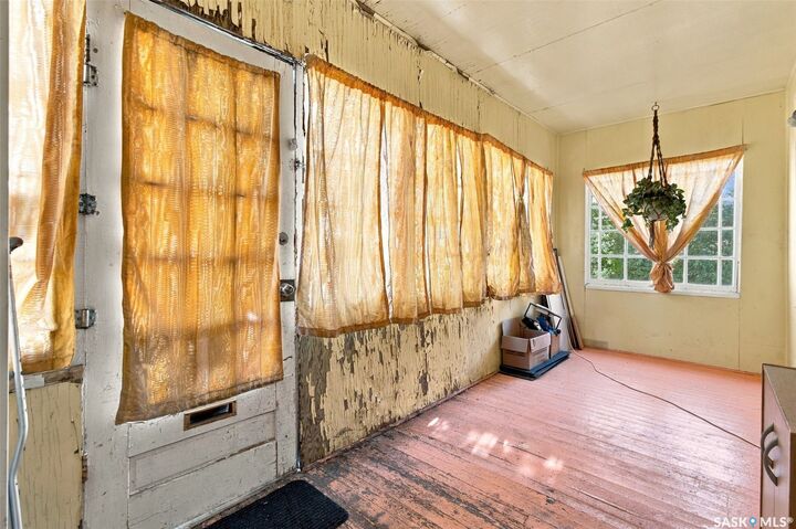 Property Photo:  1371 Princess Street  SK S4T 3Y9 