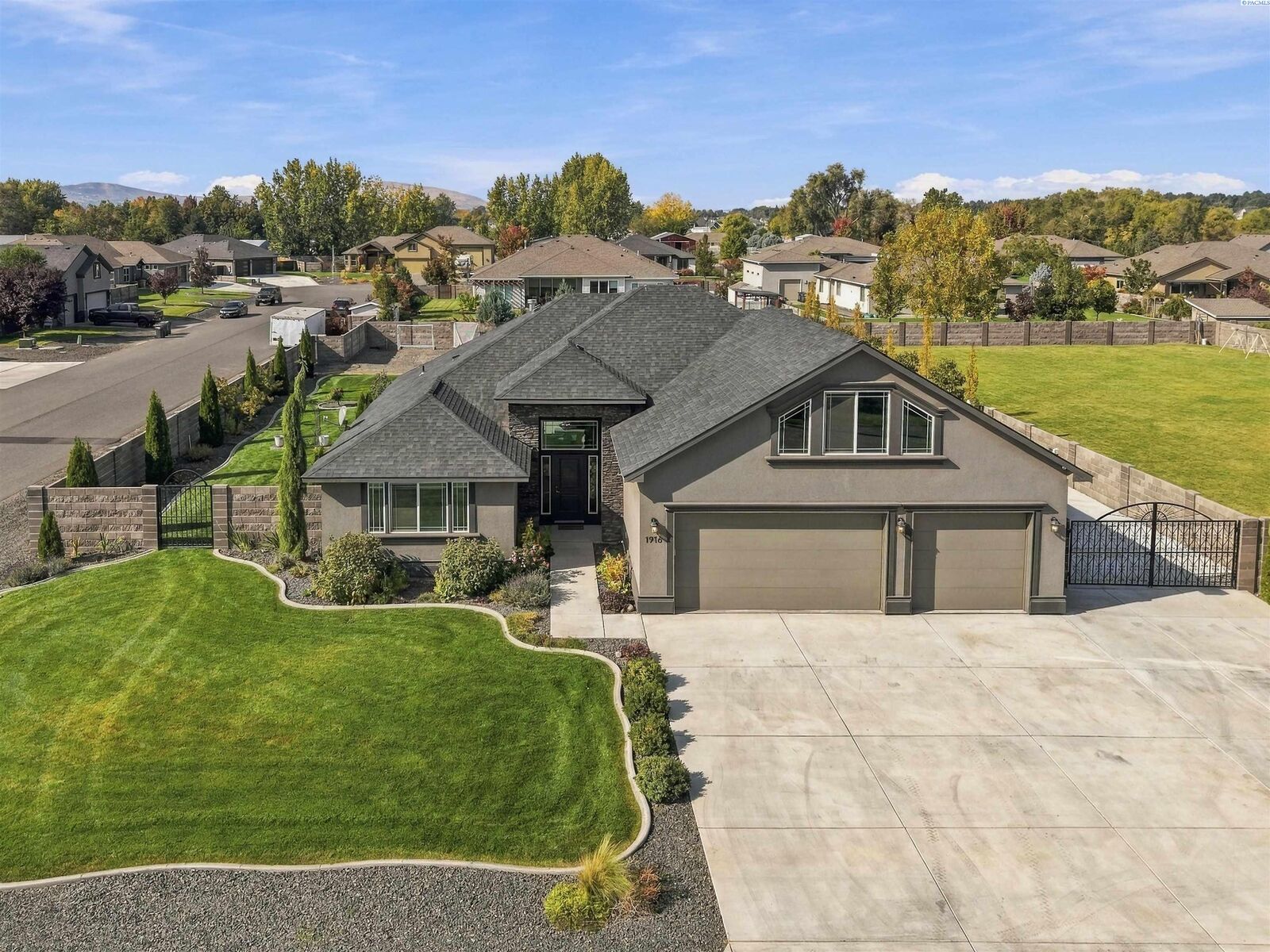Property Photo: 1916 Road 72 WA 99301