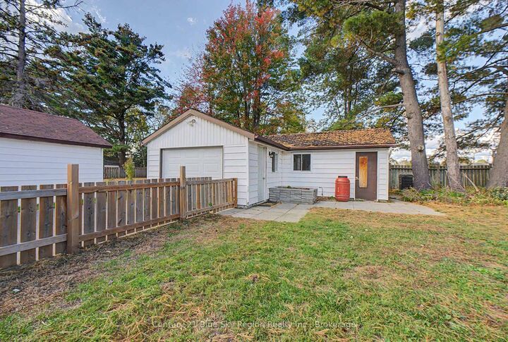 Property Photo: 32 Marshall Park Drive ON P1A 2N9