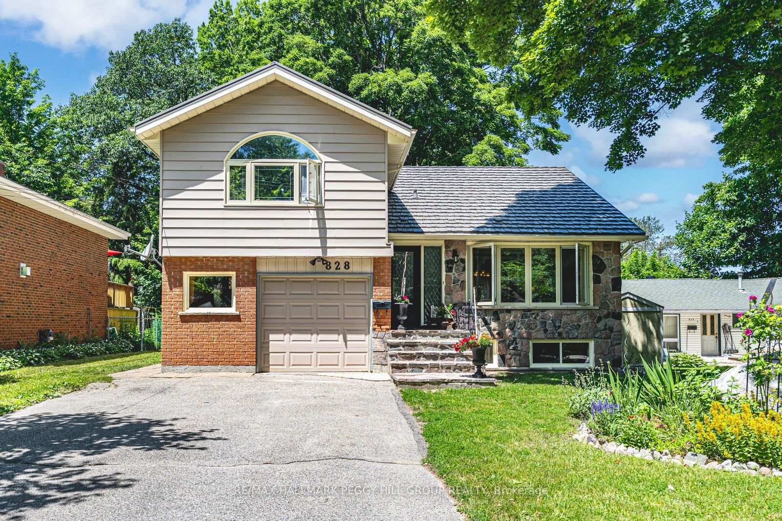 Photo de la propriété: 828 Dominion Avenue ON L4R 1S7