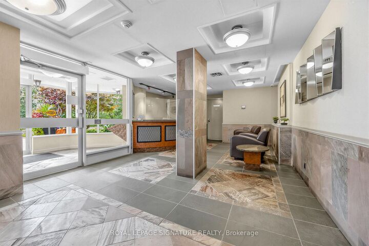 Property Photo:  4 Park Vista N/A 1006  ON M4B 3M8 