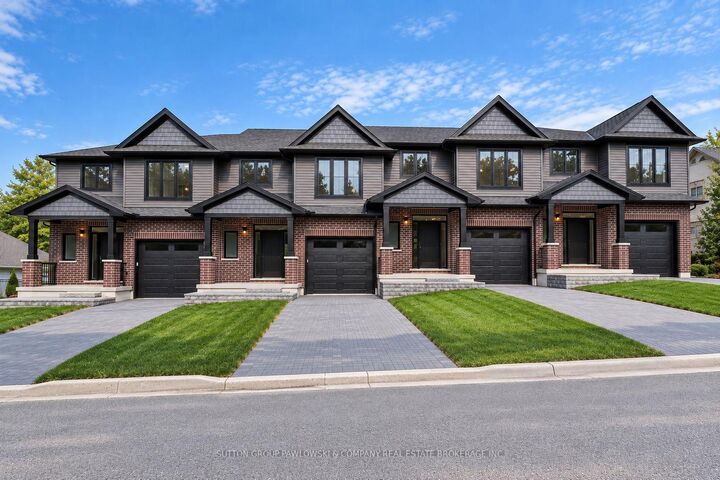 Property Photo:  414 Old Wonderland Road 29  ON N6K 3R2 