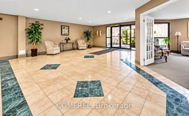Property Photo:  3000 Sandwich Street 409  ON N9C 4G3 