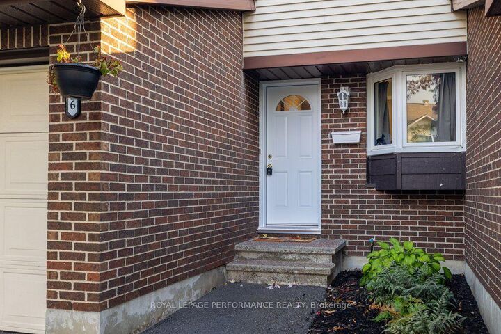 Property Photo:  6816 Bilberry Drive 93  ON K1C 3R4 