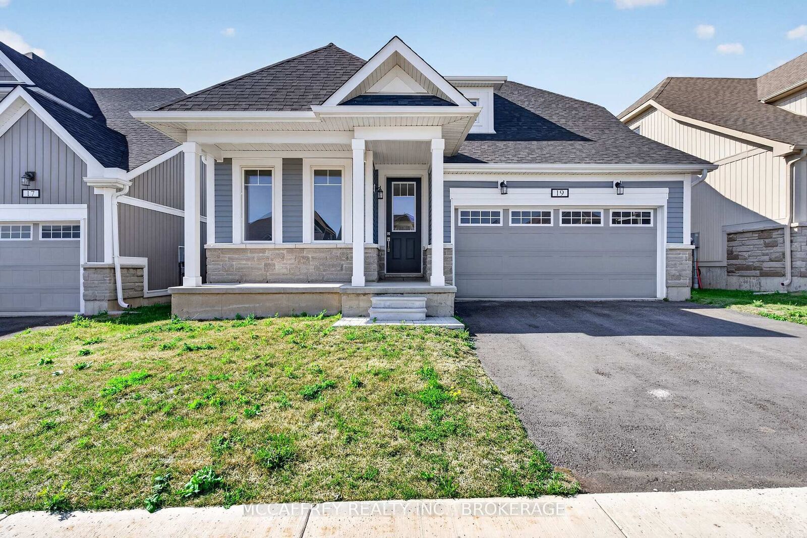 Property Photo:  19 Oakmont Drive  ON K0H 1G0 