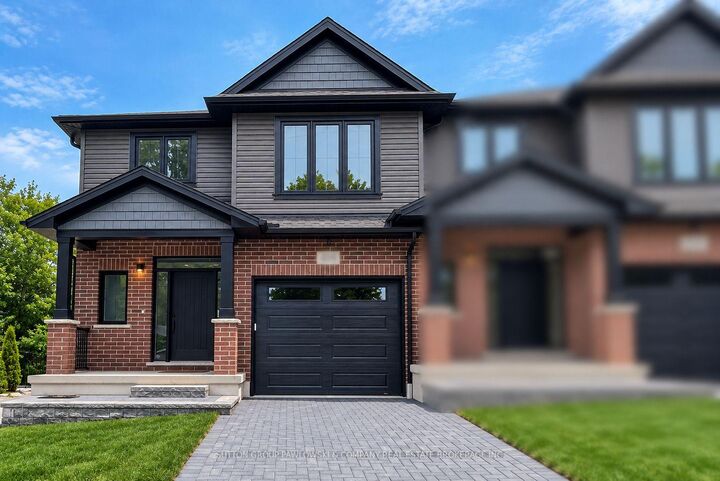 Property Photo:  414 Old Wonderland Road 33  ON N6K 3R2 