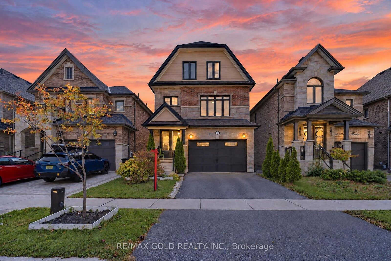 Property Photo:  236 Eighth Avenue  ON L9R 0R1 