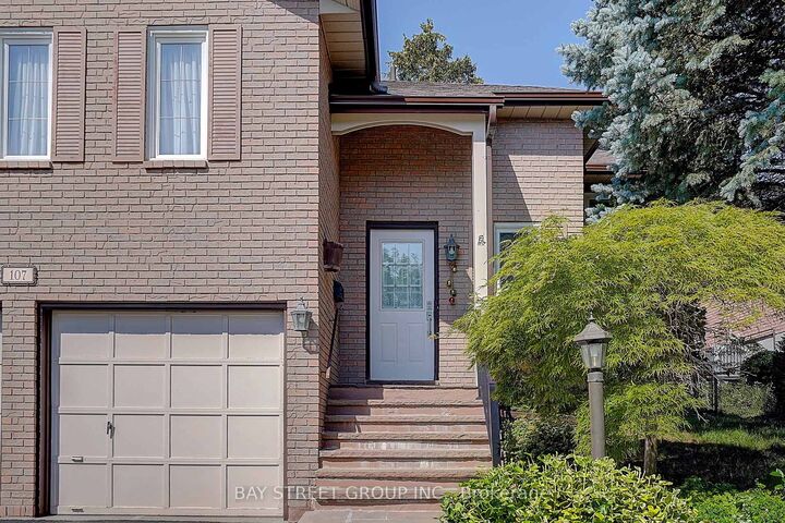 Property Photo:  107 Crawford Rose Drive  ON L4G 4S1 