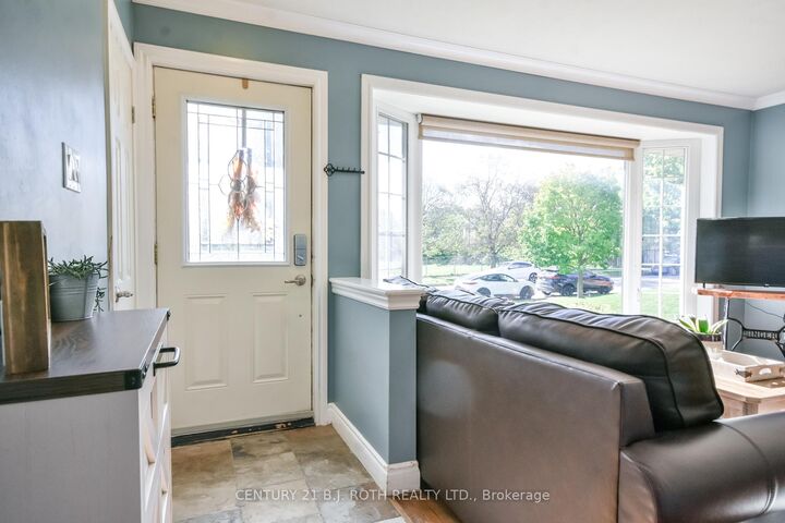 Property Photo:  74 Rose Street  ON L4M 2T2 