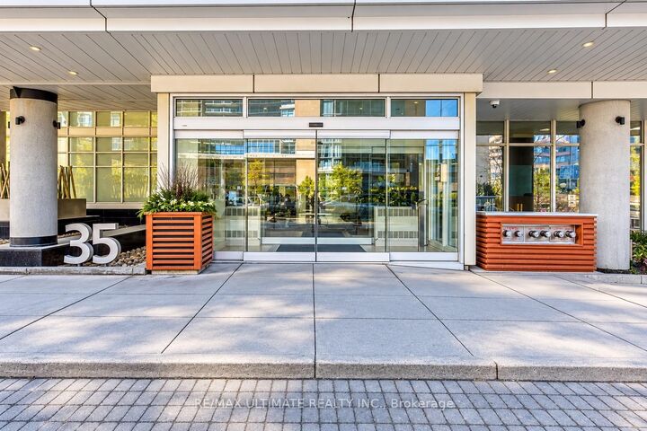 Property Photo:  35 Mariner Terrace 4601  ON M5V 3V9 