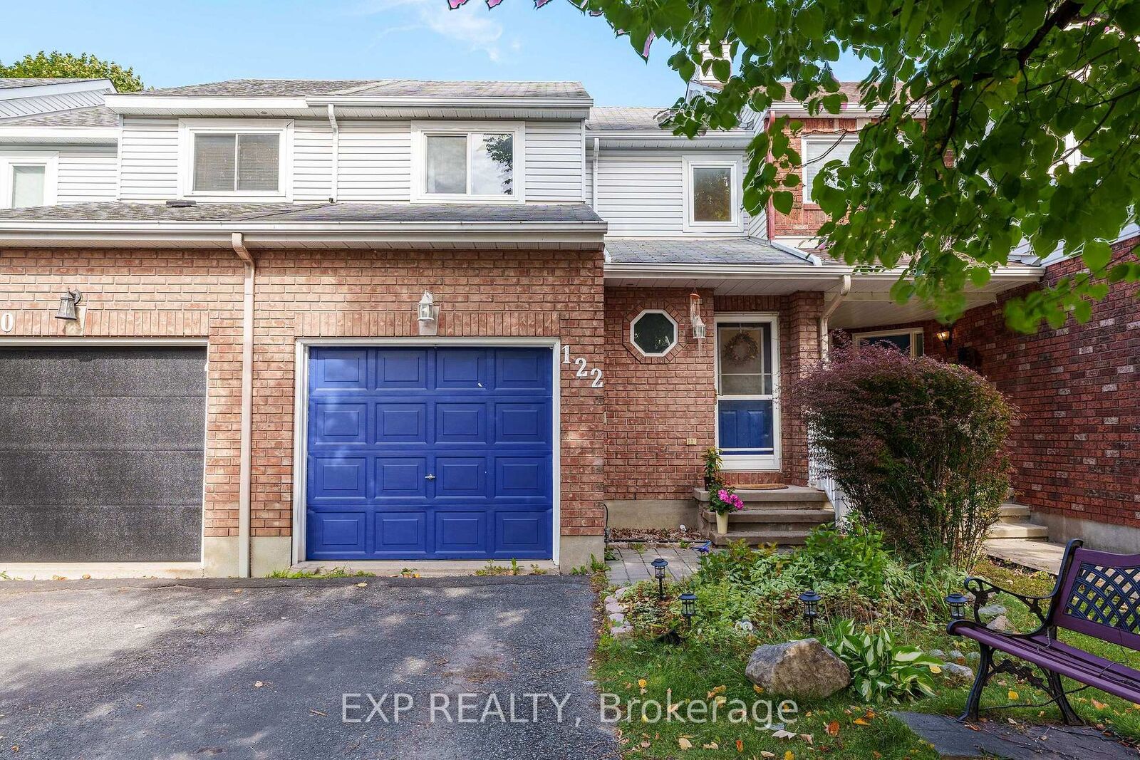Photo de la propriété:  122 Markland Crescent  ON K2G 5Z7 