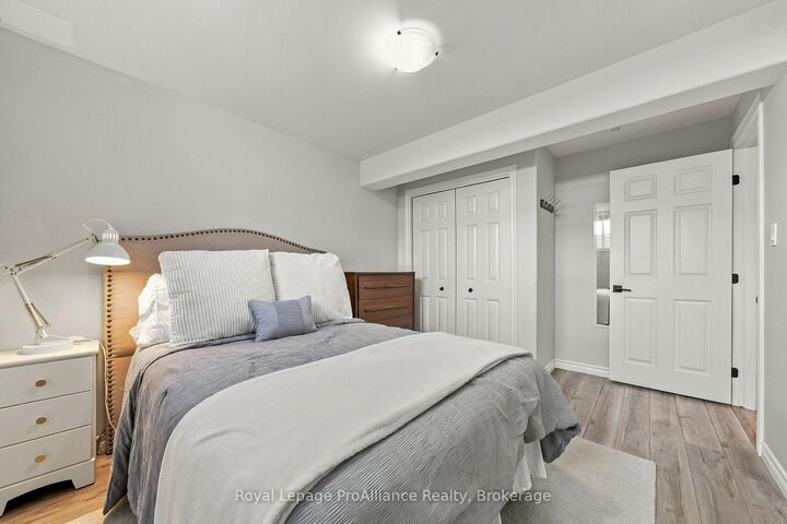 Property Photo:  18 Covington Crescent  ON K8N 0L1 