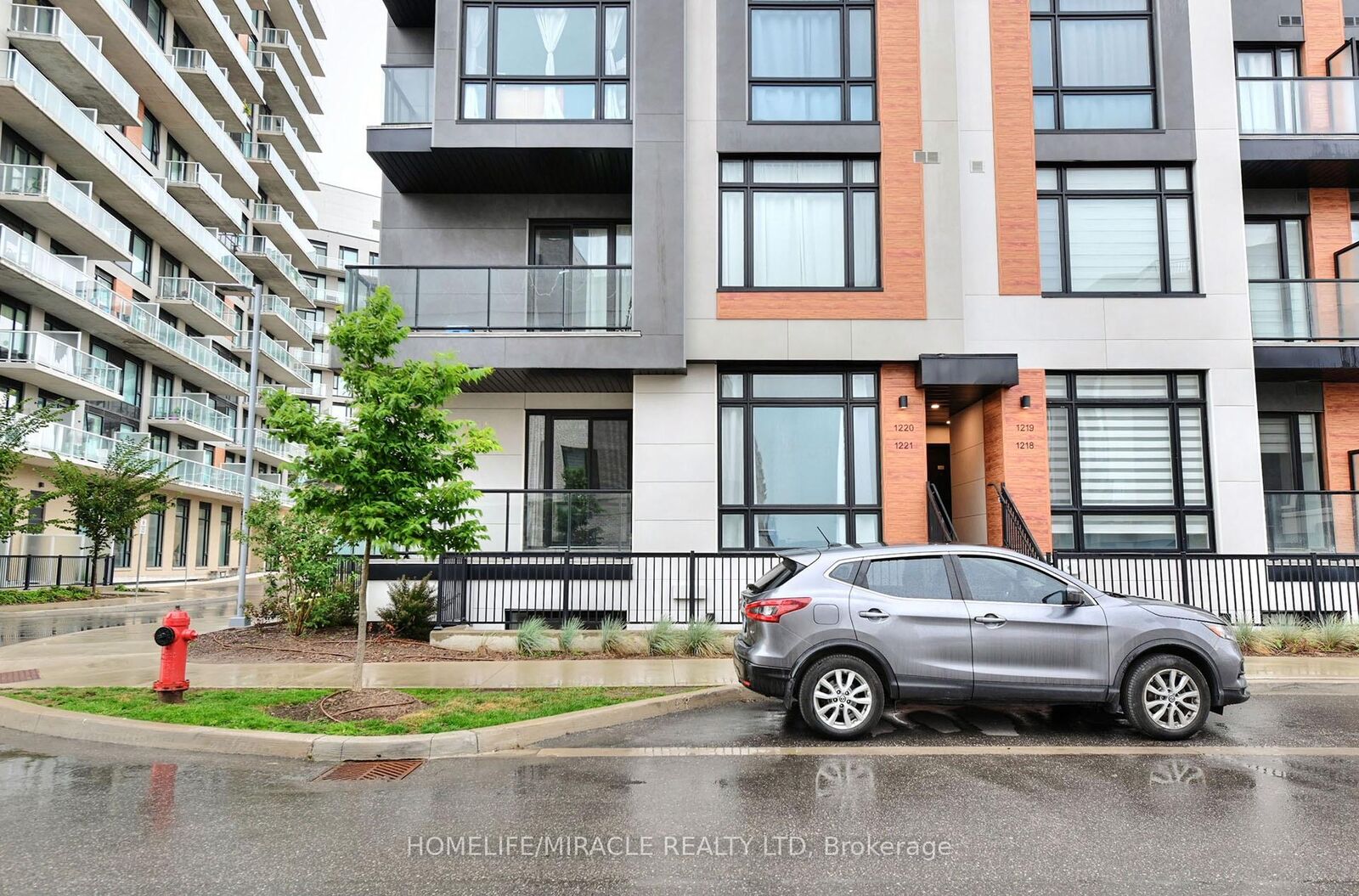 Property Photo:  8 David Eyer Road 1221  ON L4S 0N5 