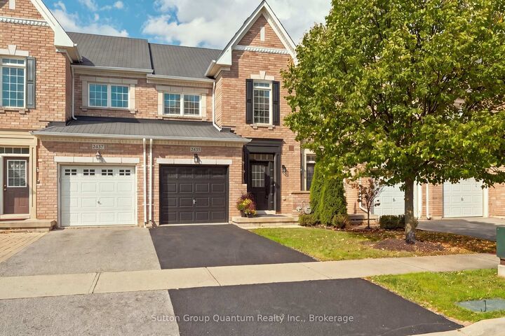 Property Photo:  2435 Montagne Avenue  ON L6M 0J4 