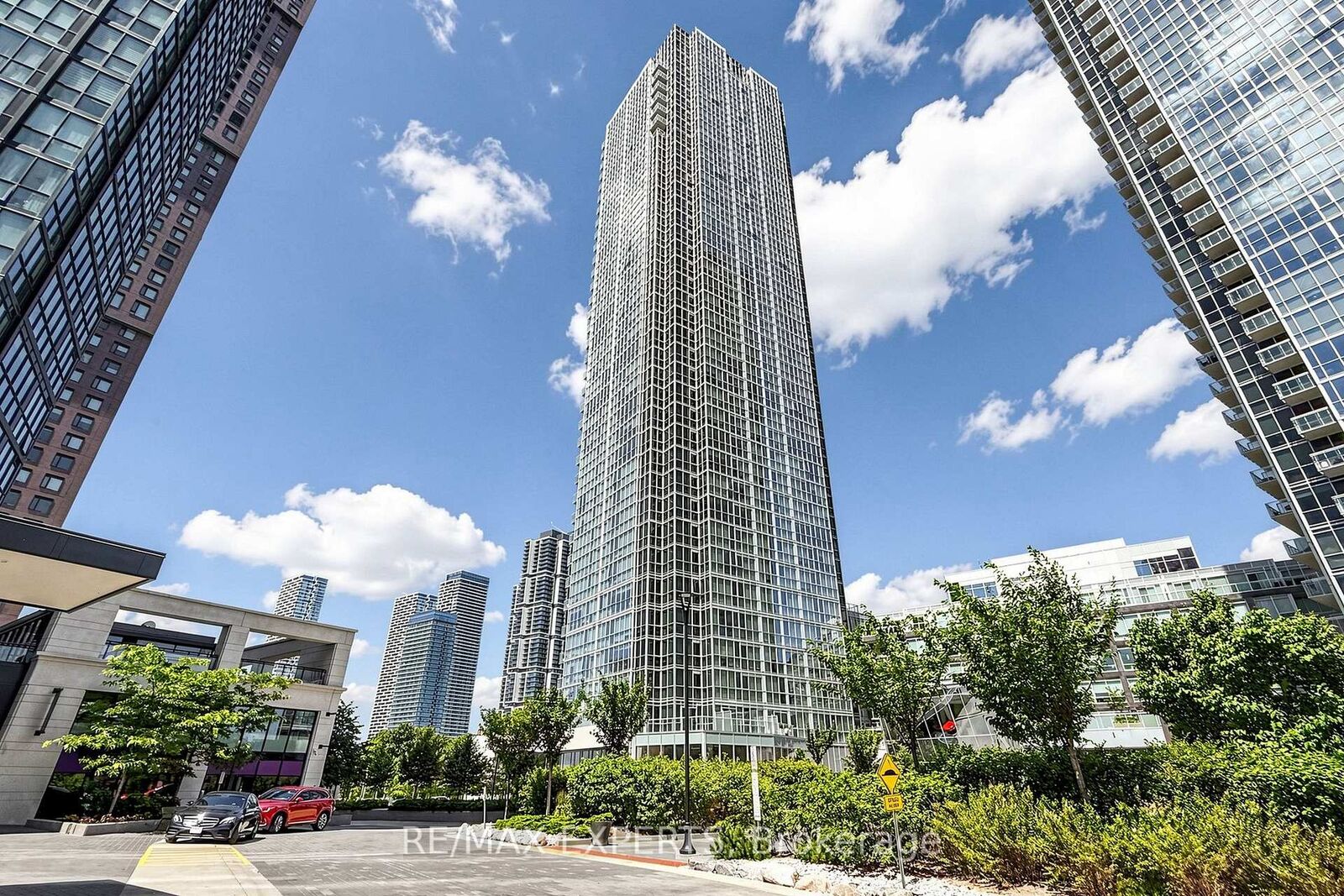 Property Photo: 2916 Highway 7 Road 1505 ON L4K 0K6