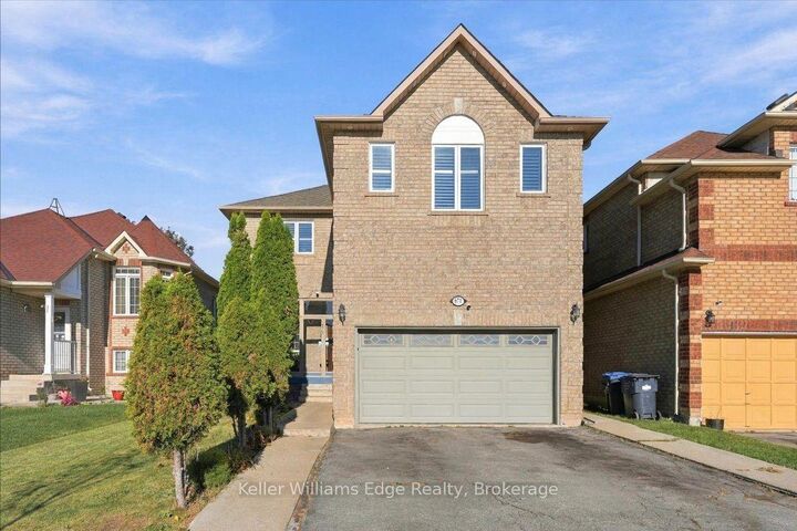 Property Photo:  671 Twain Avenue  ON L5W 1K7 
