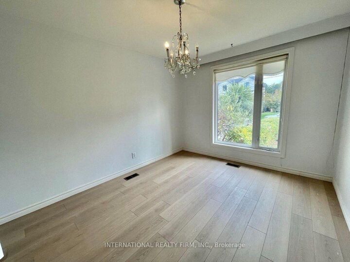 Property Photo:  198 Waterloo Avenue  ON M3H 3Z2 