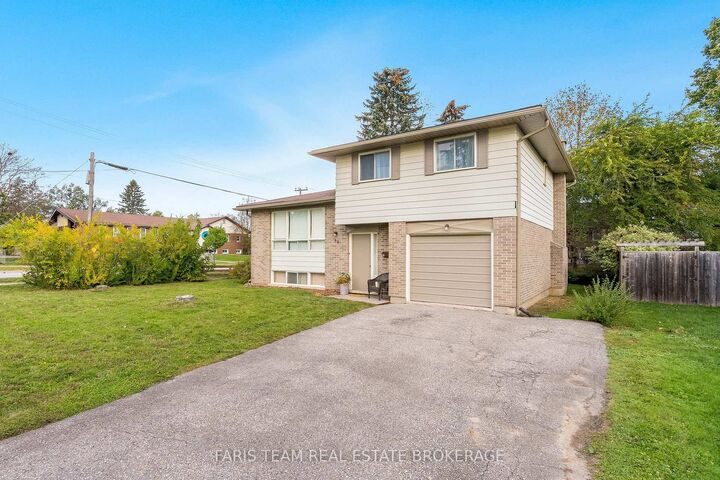 Property Photo:  58 Steel Street  ON L4M 2E9 