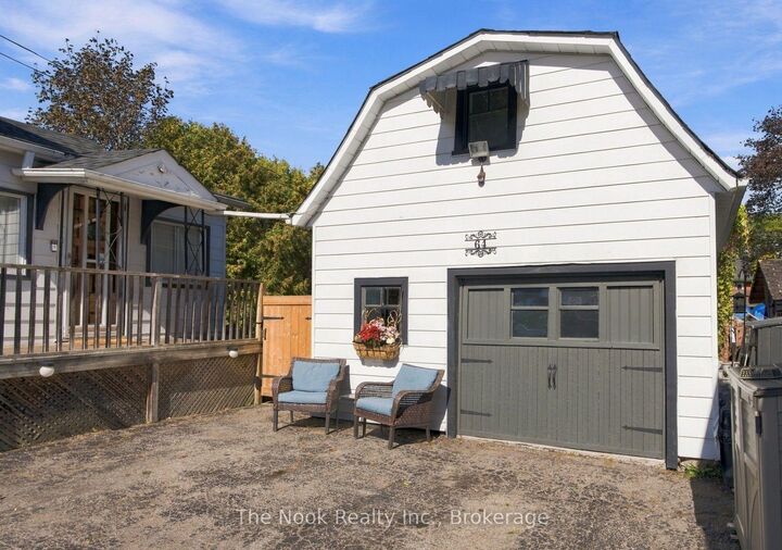 Photo de la propriété: 64 Wellington Street ON L1C 1V5