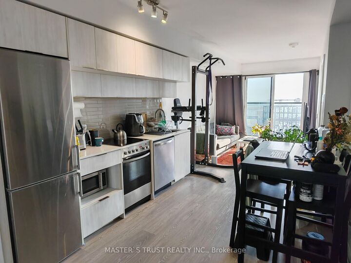 Property Photo:  181 Dundas Street E 4109  ON M5A 0N5 
