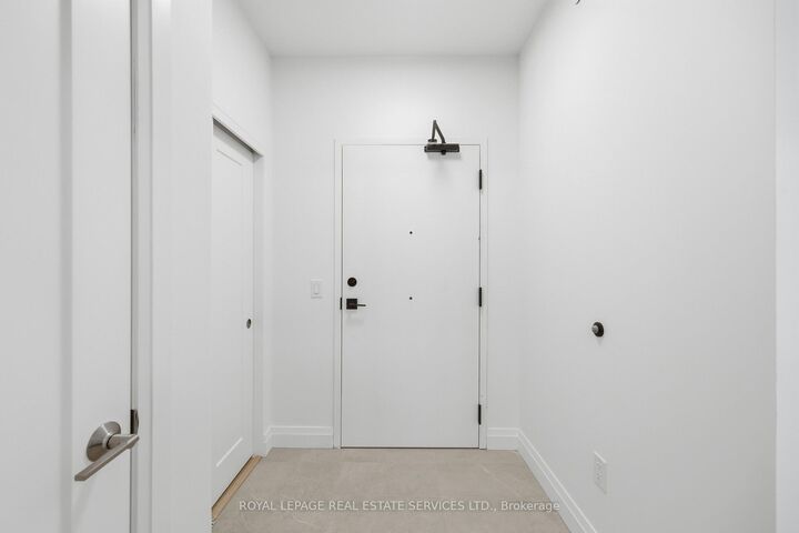 Property Photo: 26 Mill Street 402 ON L7G 0P9