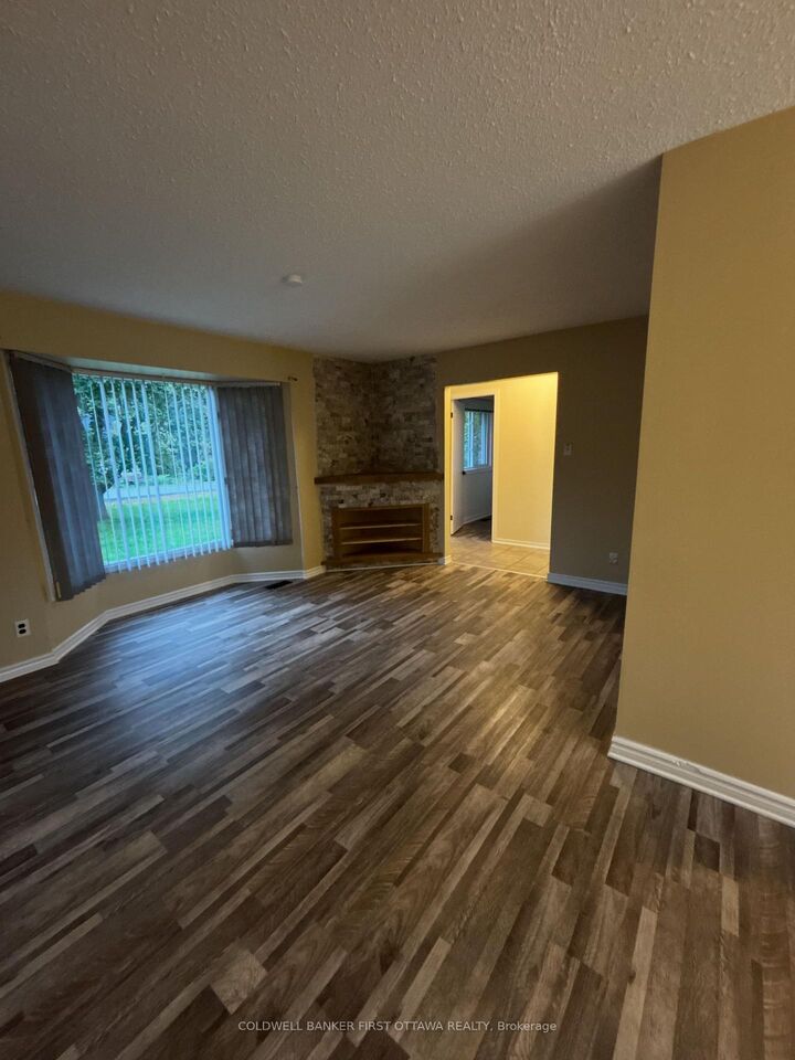 Photo de la propriété:  1084 Eadie Road  ON K4R 1C3 