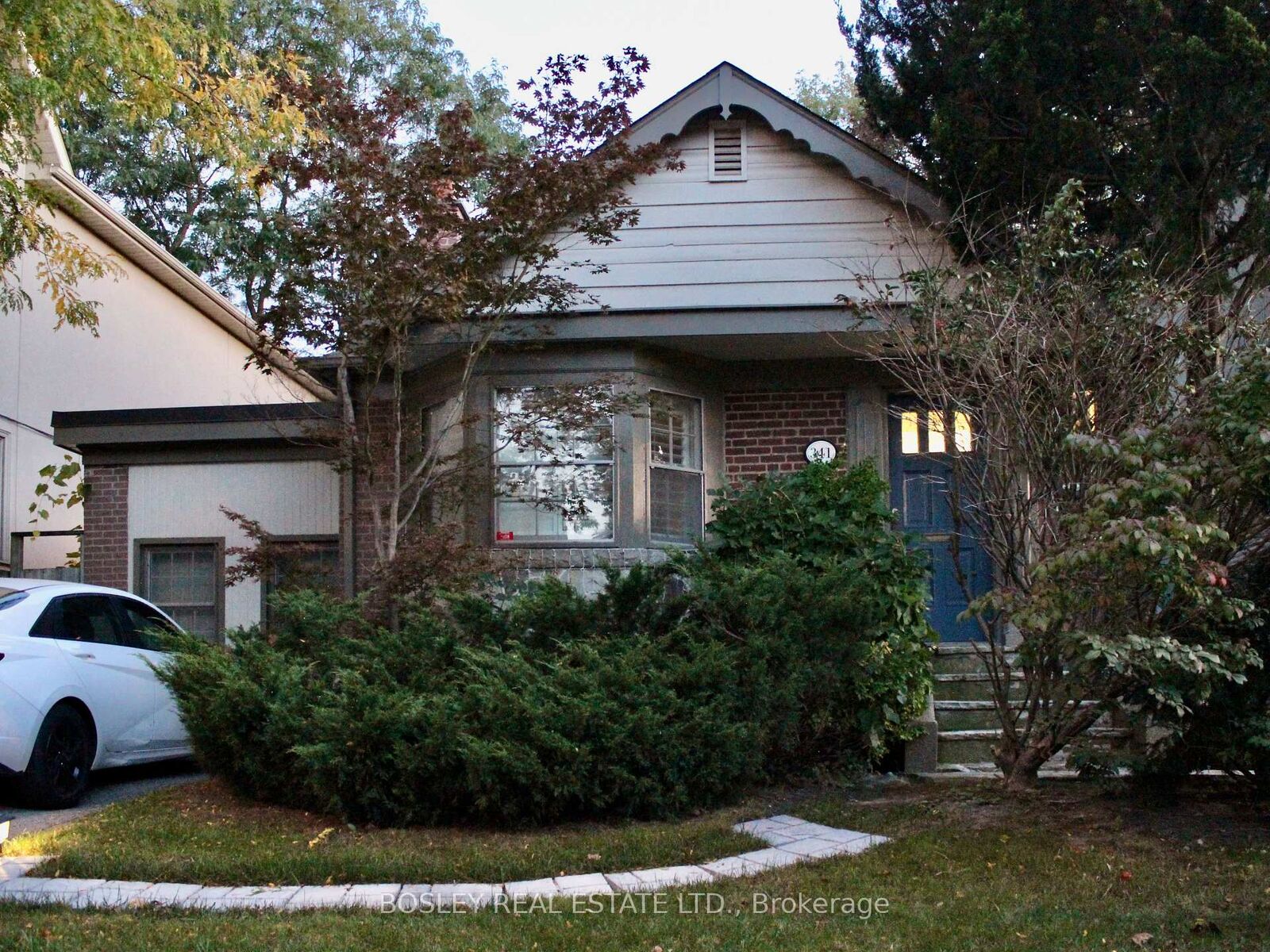 Property Photo:  341 Moore Avenue  ON M4G 1E2 