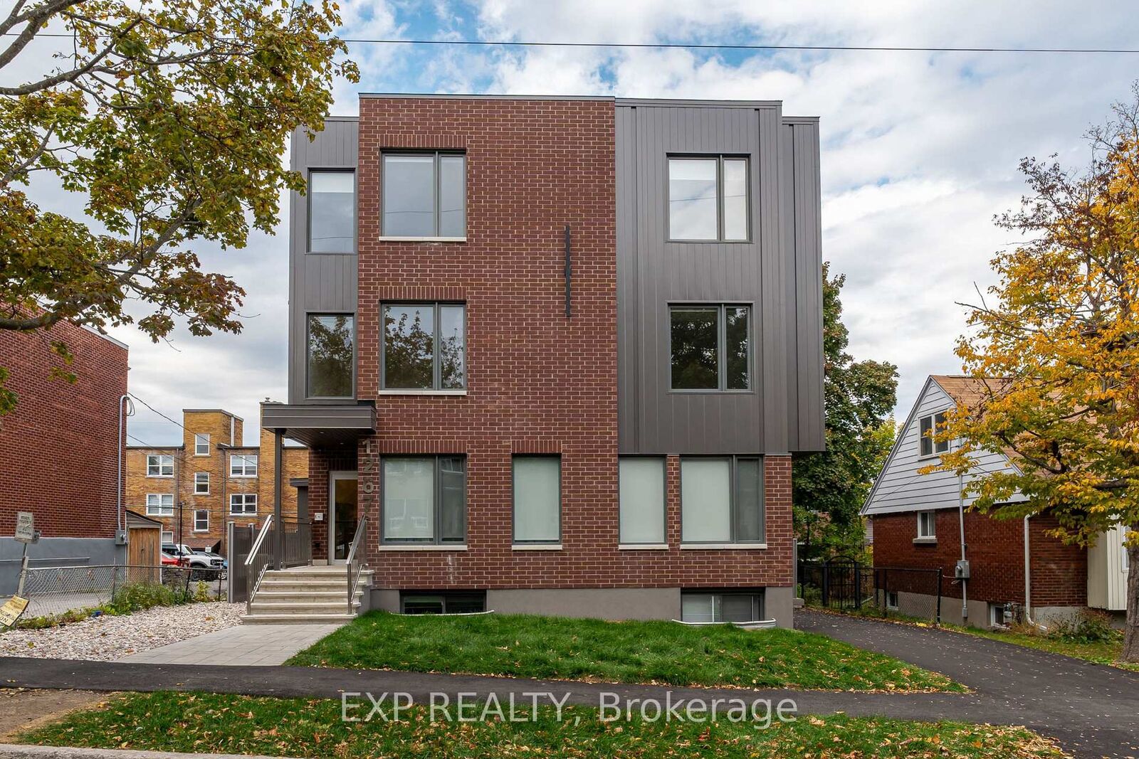 Property Photo:  1267 Summerville Avenue 5  ON K1Z 8G6 