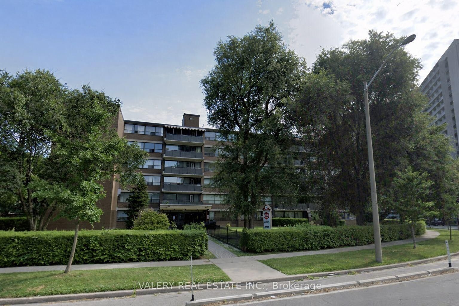 Property Photo:  42 Thorncliffe Park Drive 207  ON M4H 1K1 
